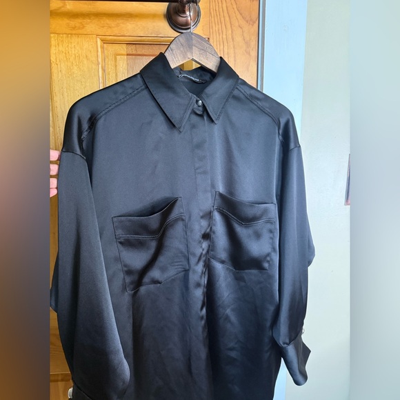 Zara Women's Elegant Black Satin Shirt - Picture 6 of 9